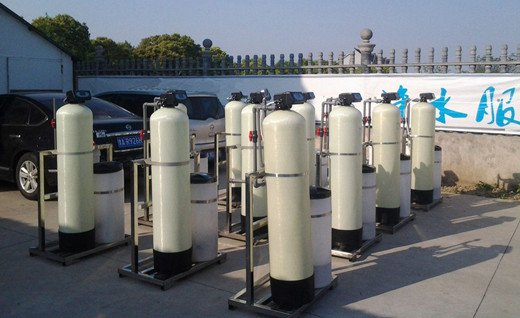 鍋爐軟化水設備分為時間控製型、流量控製型,連續供軟水係統型多種係列,有單閥單罐、單閥雙罐、雙閥雙罐並聯、大型多閥多罐串聯等多種組合形式,滿足用戶不同用水需求。